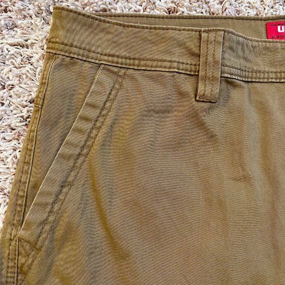 Unionbay Men's Flex Waist Stretch Cargo Shorts Chestnut, Size 42 (New) - Picture 3 of 14